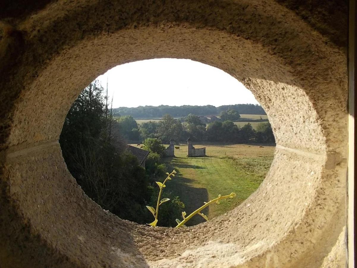 Chateau Du Fraisse Nouic Bagian luar foto